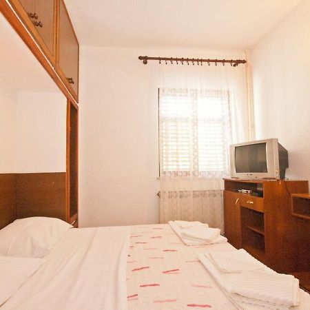 Apartments Surfinia Baska  Ngoại thất bức ảnh