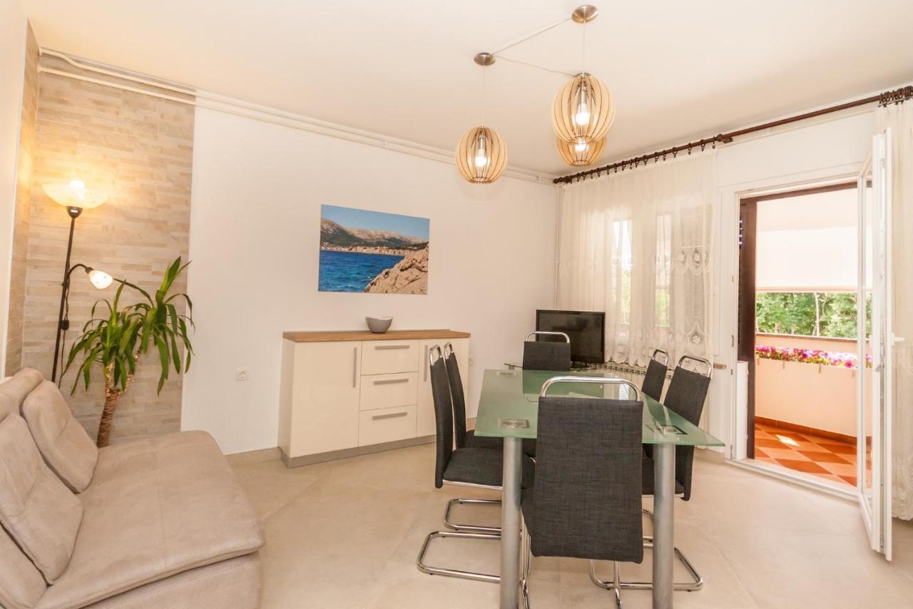 Apartments Surfinia Baska  Ngoại thất bức ảnh