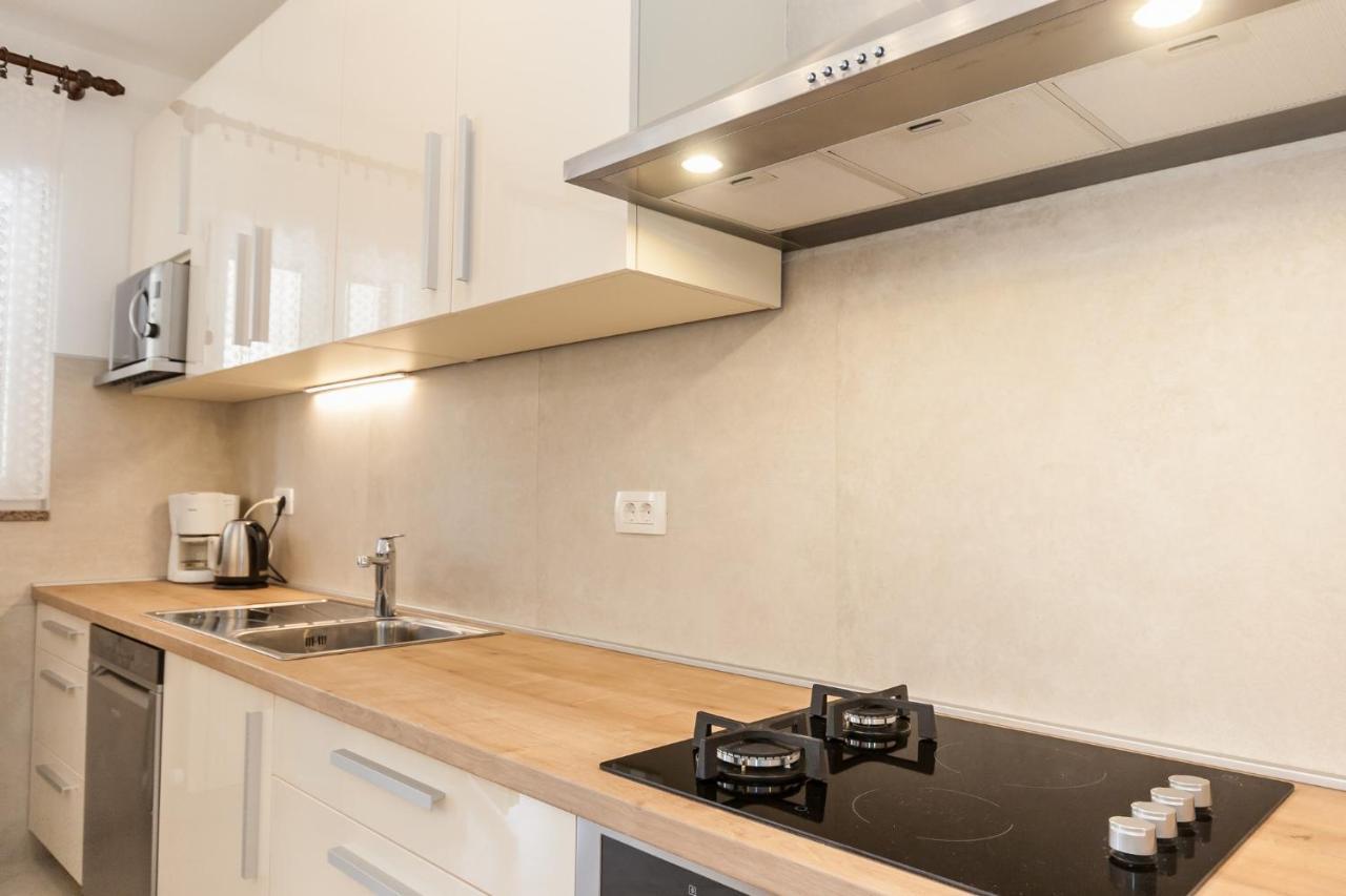 Apartments Surfinia Baska  Ngoại thất bức ảnh