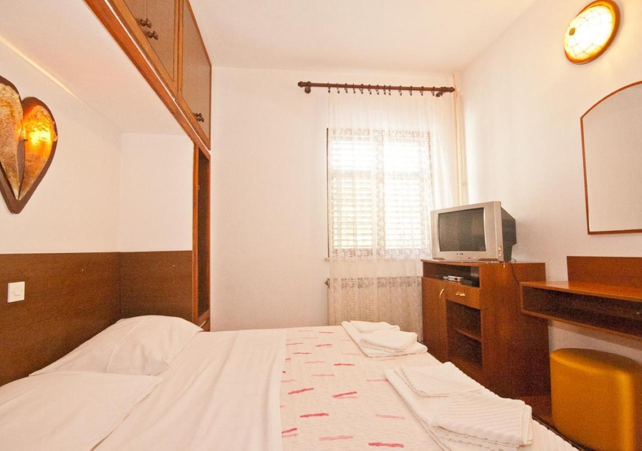 Apartments Surfinia Baska  Ngoại thất bức ảnh