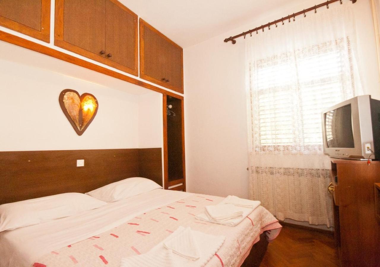 Apartments Surfinia Baska  Ngoại thất bức ảnh